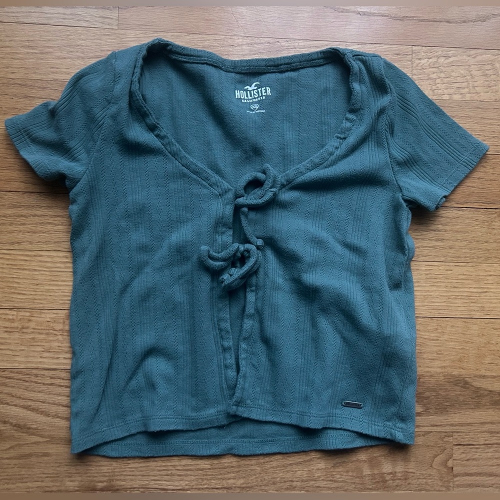 Hollister Green Tie Front Top, Size XS